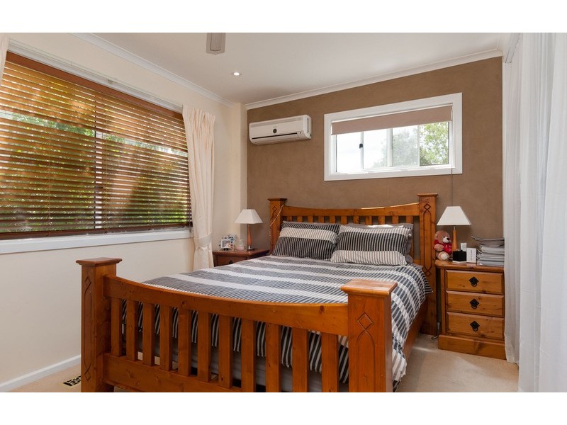 21 Alford Avenue, Mooroolbark VIC 3138