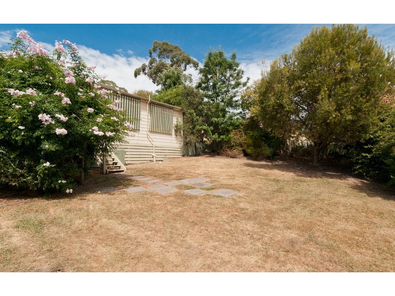 21 Alford Avenue, Mooroolbark VIC 3138