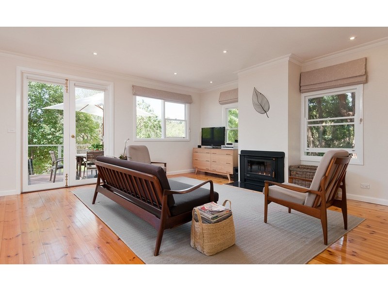 33 Pine Road, Mooroolbark VIC 3138