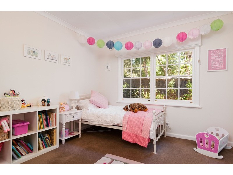 33 Pine Road, Mooroolbark VIC 3138