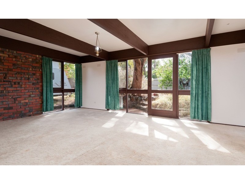 54 Bellara Drive, Mooroolbark VIC 3138
