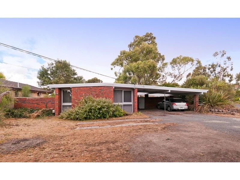 54 Bellara Drive, Mooroolbark VIC 3138