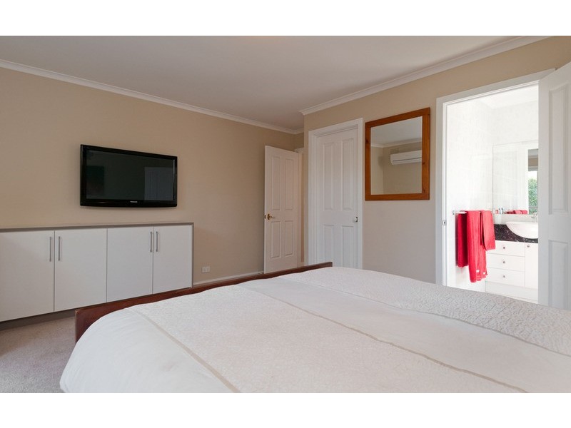 53 Cardigan Road, Mooroolbark VIC 3138