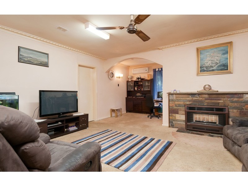 19 Through Road, Ringwood North VIC 3134