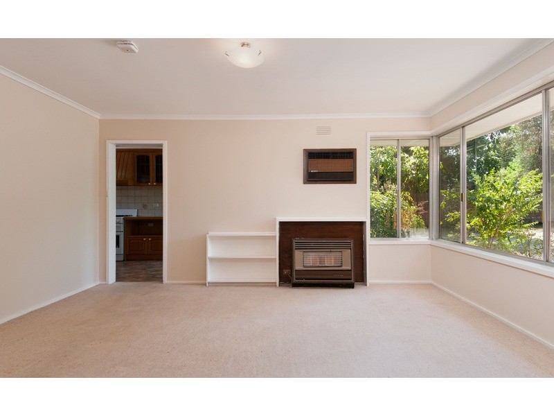 13 Saxon Drive, Mooroolbark VIC 3138