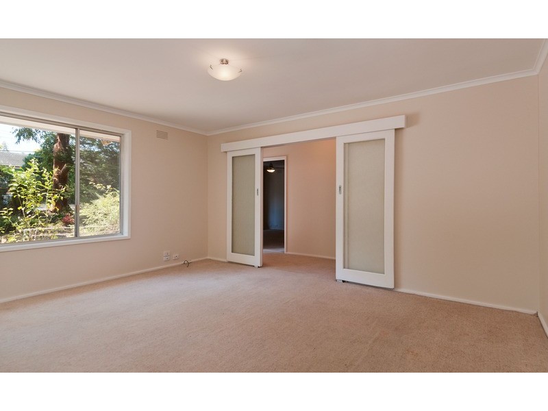 13 Saxon Drive, Mooroolbark VIC 3138