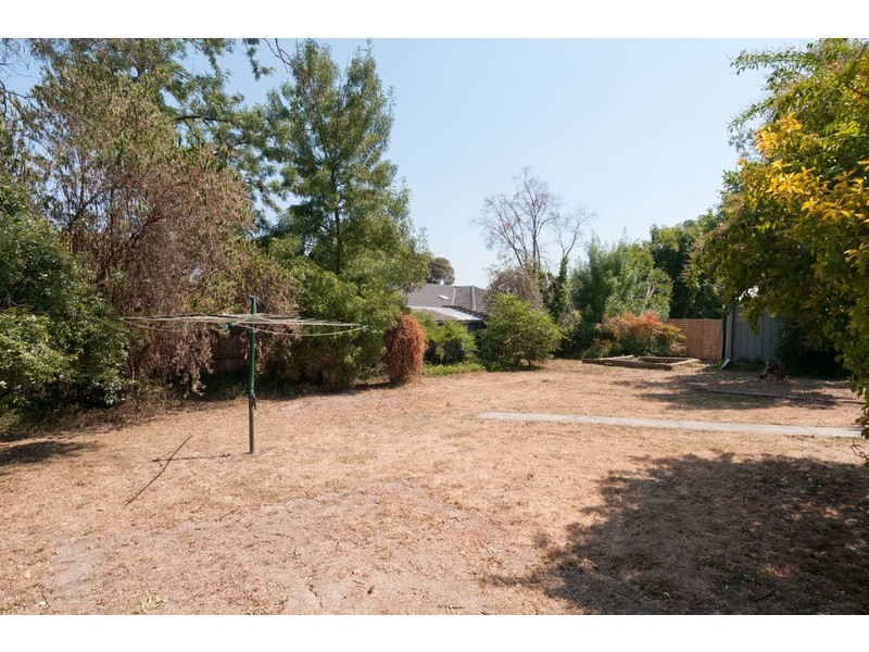 13 Saxon Drive, Mooroolbark VIC 3138