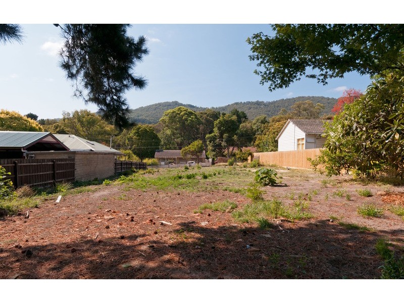 7 St James Avenue, Montrose VIC 3765