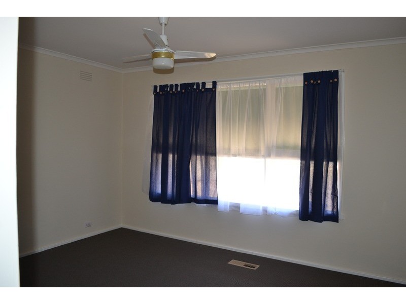 27 Gordon  Court, Mooroolbark VIC 3138
