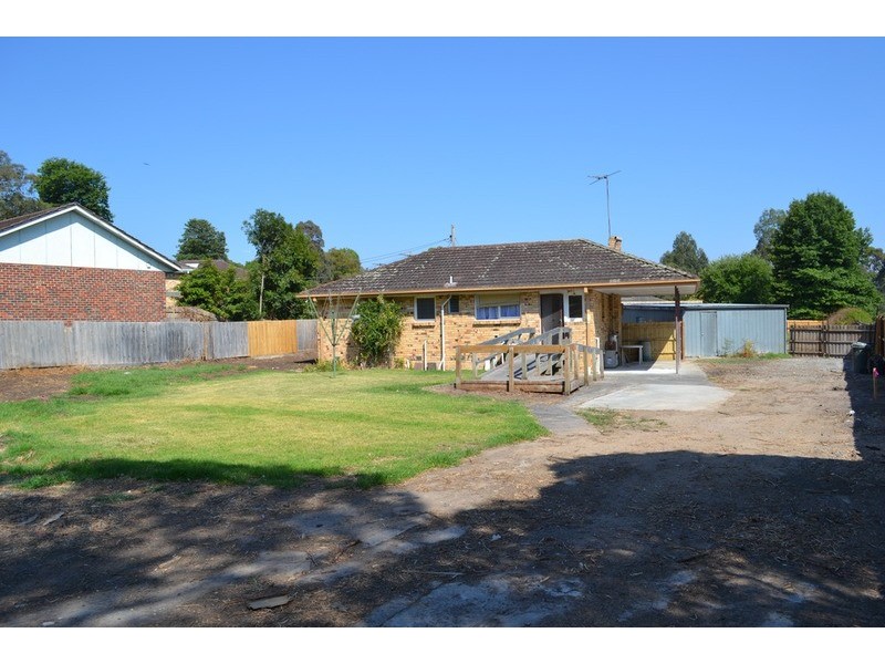27 Gordon  Court, Mooroolbark VIC 3138
