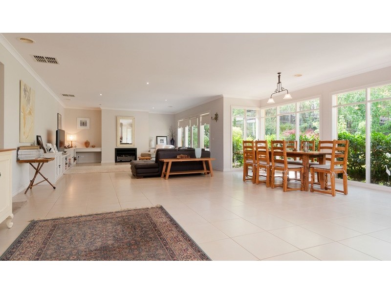 12 Dromsally Rise, Warranwood VIC 3134