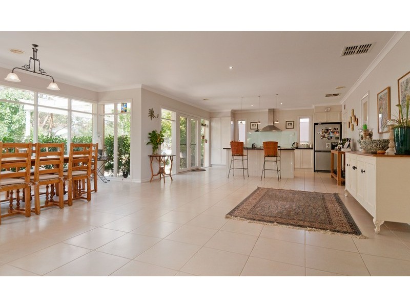 12 Dromsally Rise, Warranwood VIC 3134