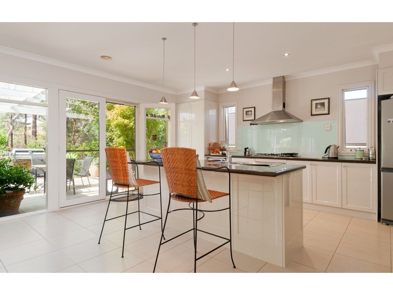 12 Dromsally Rise, Warranwood VIC 3134