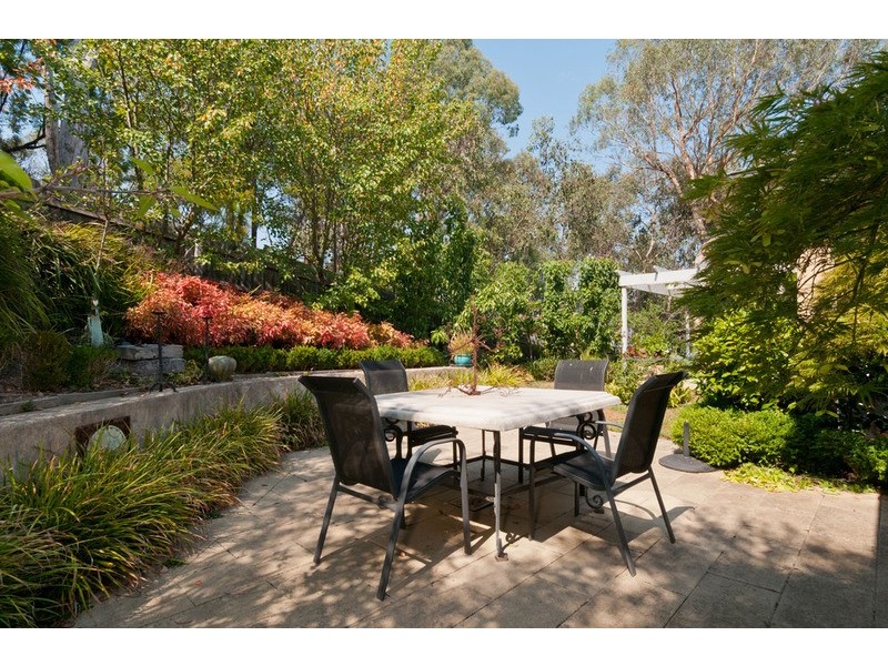 12 Dromsally Rise, Warranwood VIC 3134