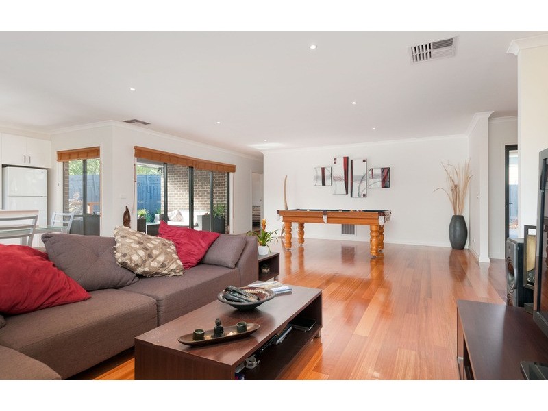 56a Longfellow Avenue, Mooroolbark VIC 3138