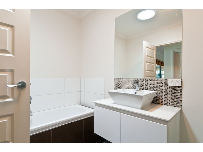 56a Longfellow Avenue, Mooroolbark VIC 3138