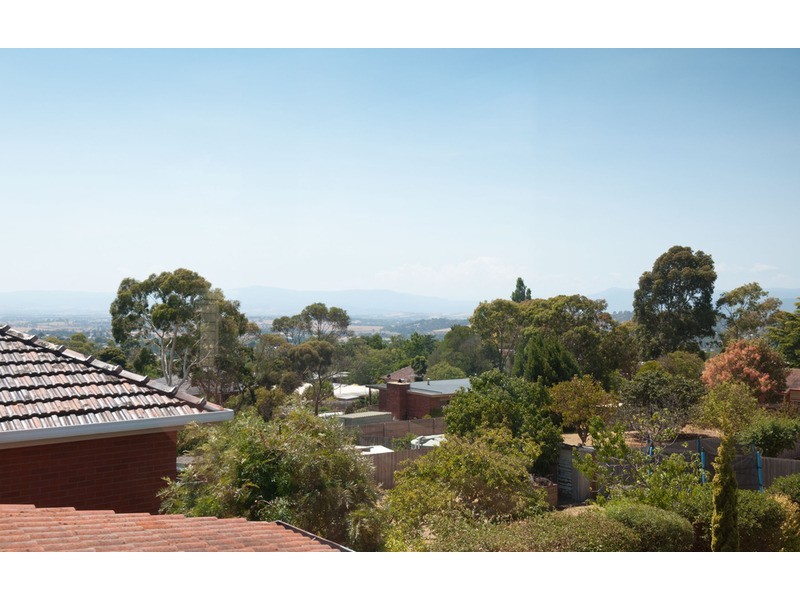 14 Crown Point, Chirnside Park VIC 3116