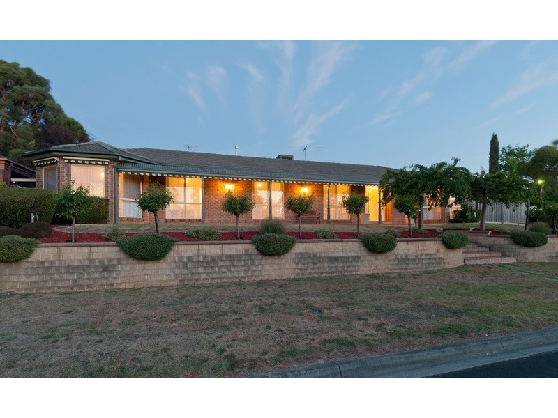 28 Angelica Crescent, Croydon Hills VIC 3136