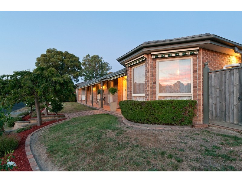 28 Angelica Crescent, Croydon Hills VIC 3136