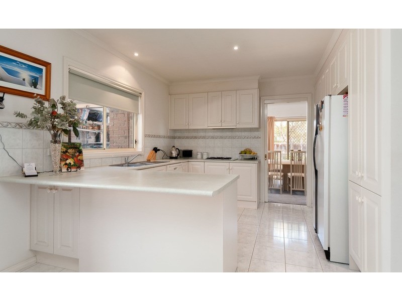 28 Angelica Crescent, Croydon Hills VIC 3136