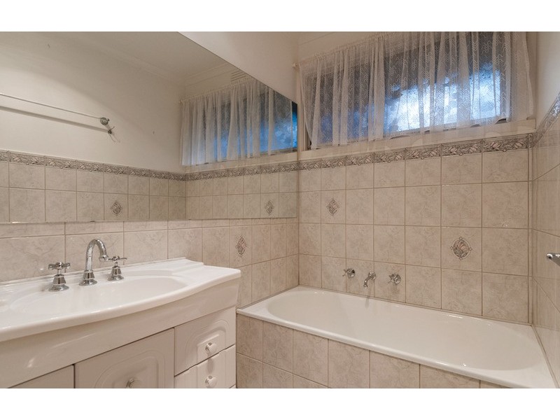 220 Manchester Road, Mooroolbark VIC 3138