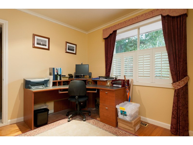 15 Saxon Drive, Mooroolbark VIC 3138