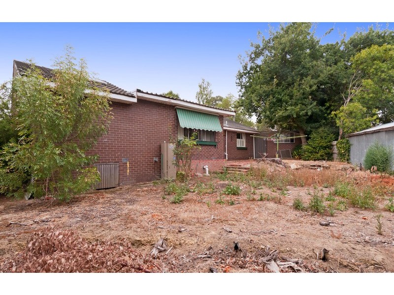 15 Saxon Drive, Mooroolbark VIC 3138