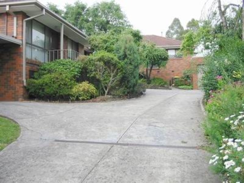 2/33 Felix  Grove, Mooroolbark VIC 3138