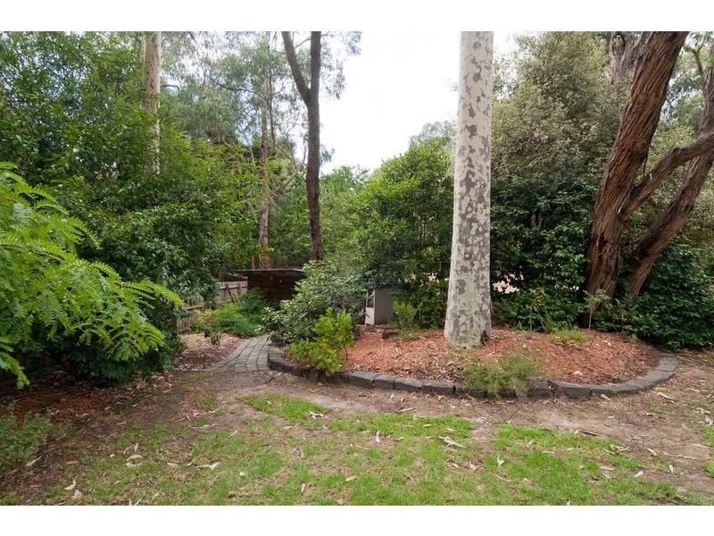 12 Karabeal Court, Montrose VIC 3765