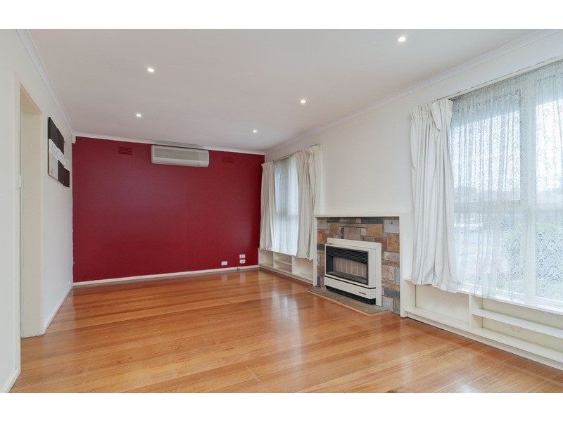 32 Dixon Avenue, Croydon VIC 3136