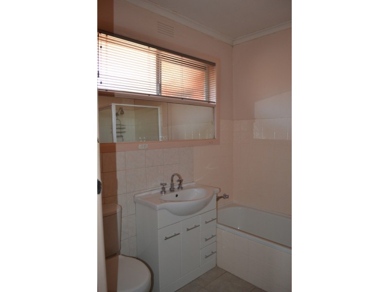 2/20 Felix  Grove, Mooroolbark VIC 3138