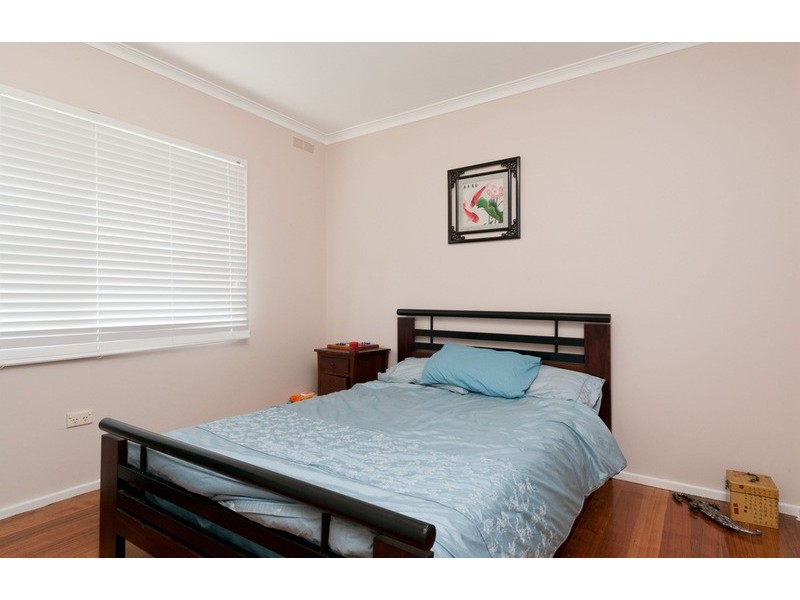 43 Longfellow Avenue, Mooroolbark VIC 3138