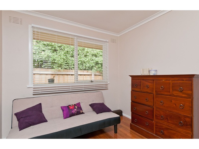 43 Longfellow Avenue, Mooroolbark VIC 3138