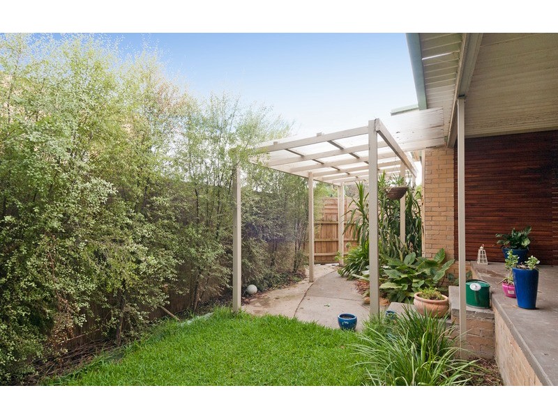 43 Longfellow Avenue, Mooroolbark VIC 3138