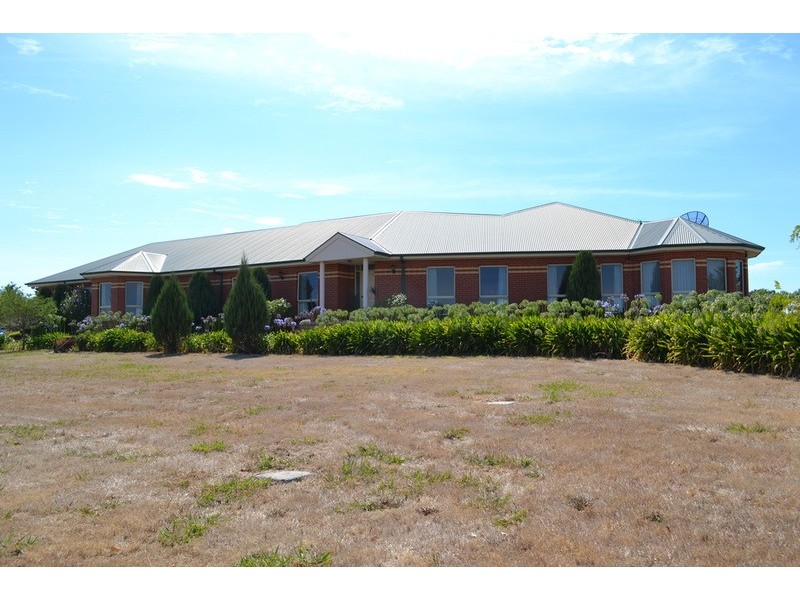 300 Edward Road, Chirnside Park VIC 3116