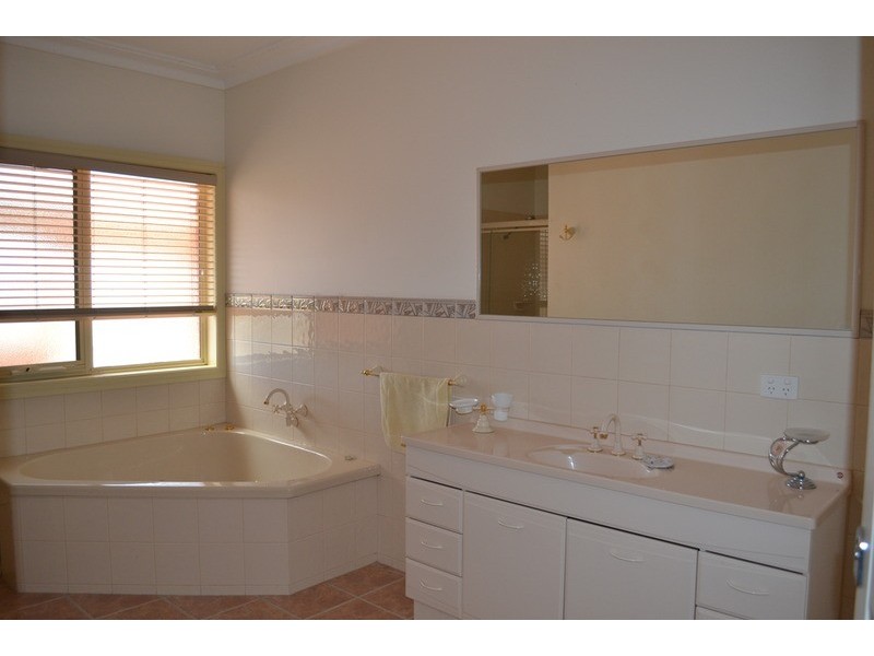 300 Edward Road, Chirnside Park VIC 3116