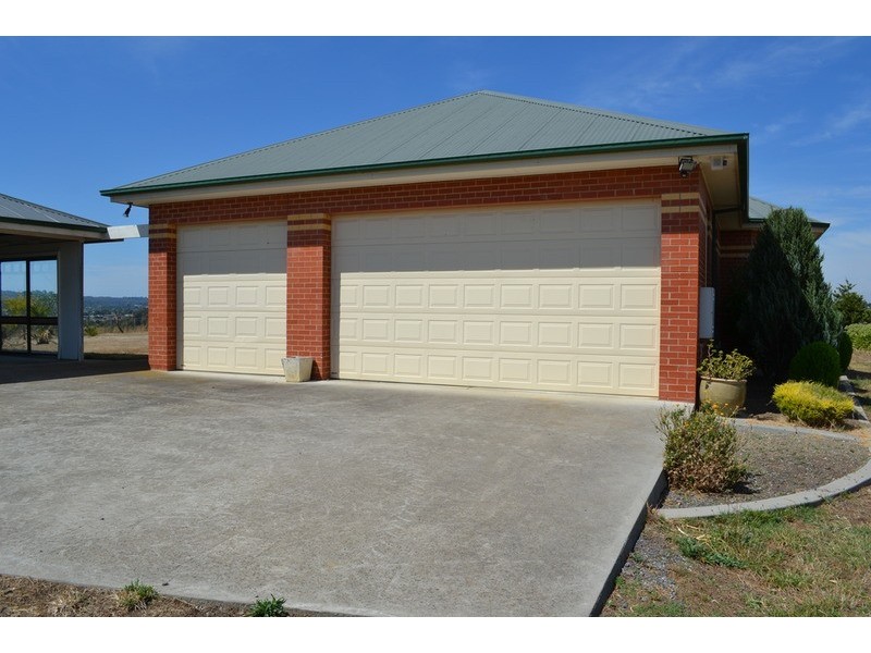 300 Edward Road, Chirnside Park VIC 3116