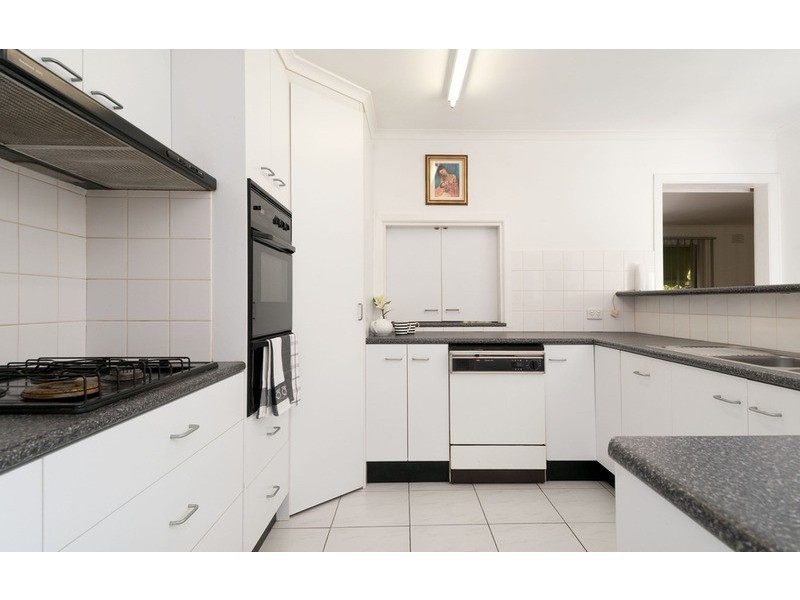 30 Sweetland Road, Mooroolbark VIC 3138