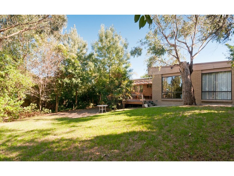 30 Sweetland Road, Mooroolbark VIC 3138