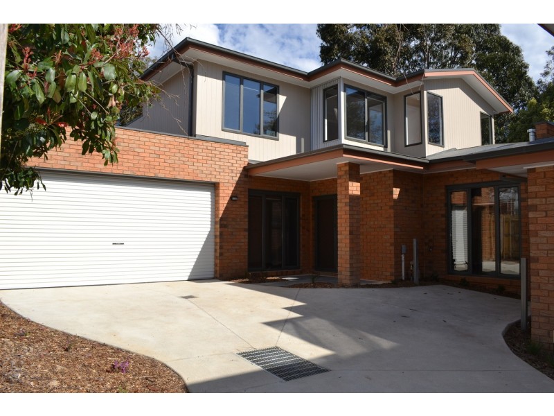 4/15 Ross Road, Croydon VIC 3136