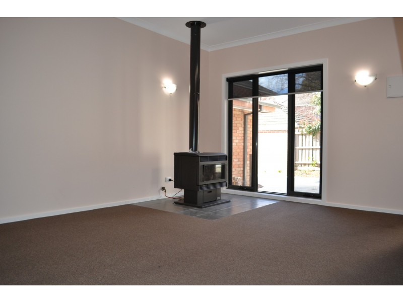 4/15 Ross Road, Croydon VIC 3136