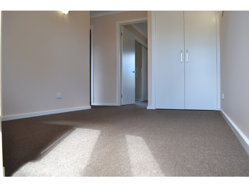 4/15 Ross Road, Croydon VIC 3136