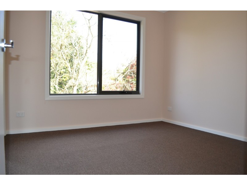 4/15 Ross Road, Croydon VIC 3136