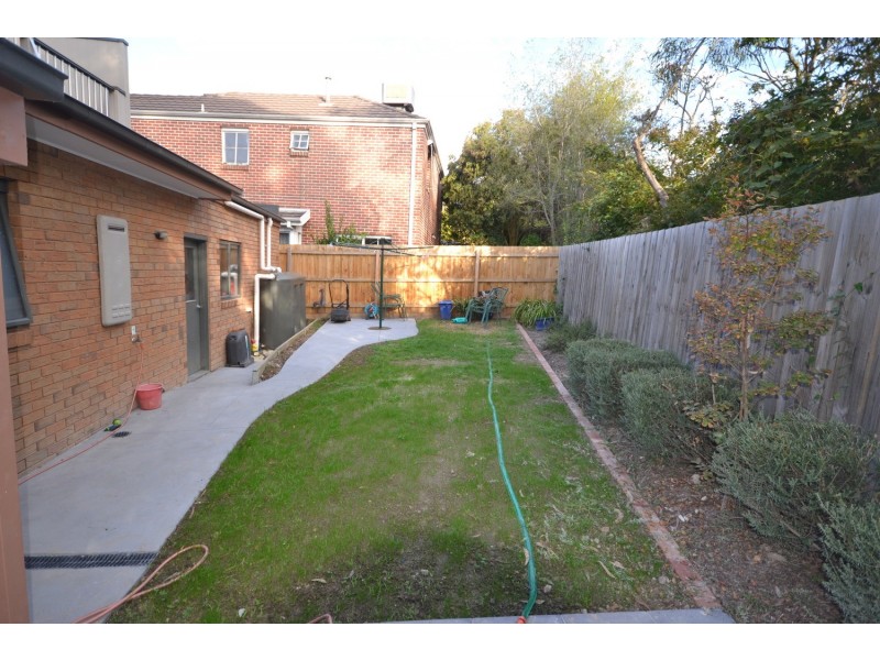 4/15 Ross Road, Croydon VIC 3136