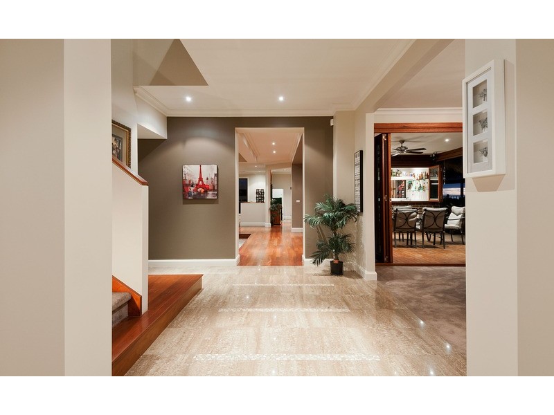 8 Valley Park Drive, Mooroolbark VIC 3138