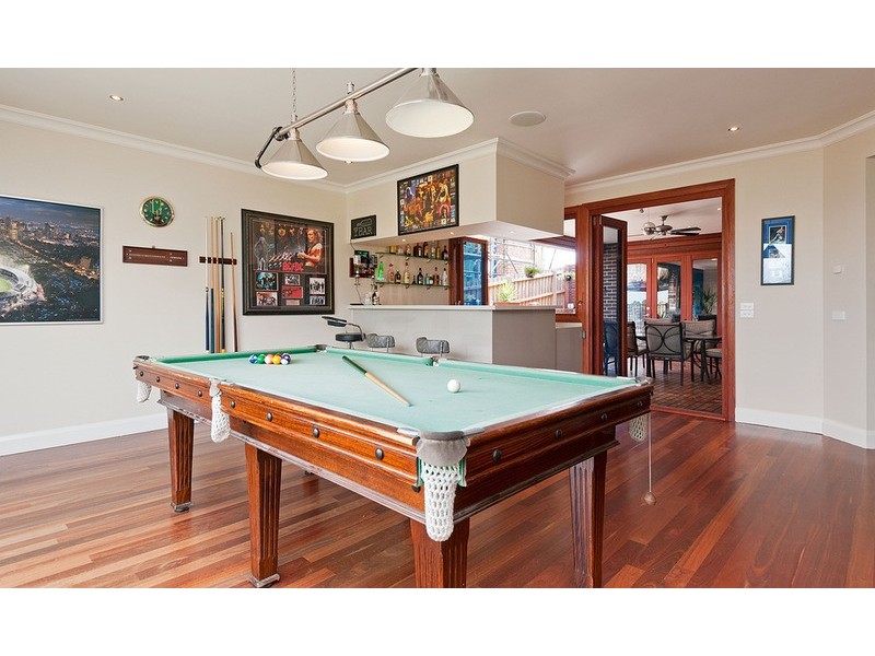 8 Valley Park Drive, Mooroolbark VIC 3138