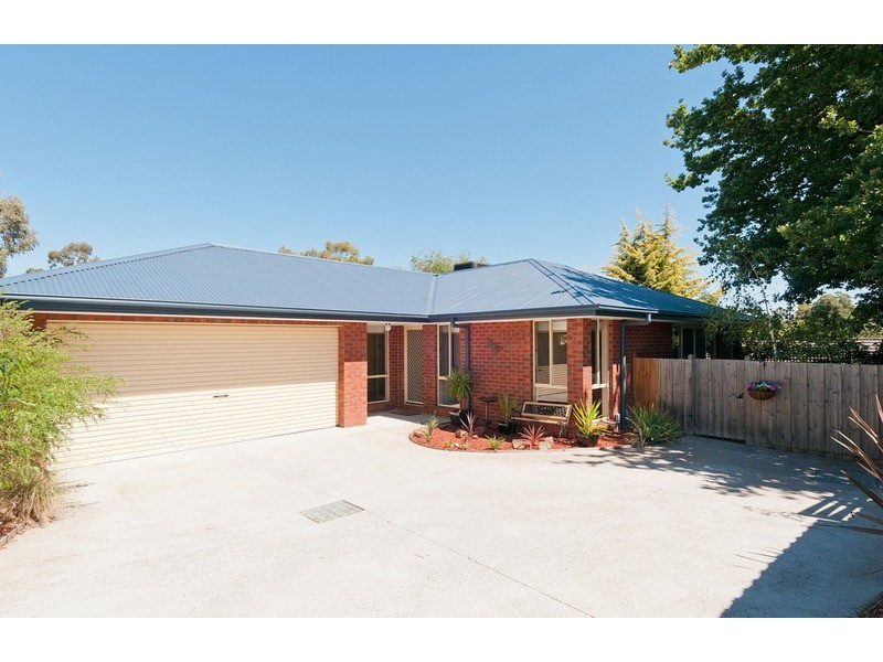 16a Greenville Street, Mooroolbark VIC 3138