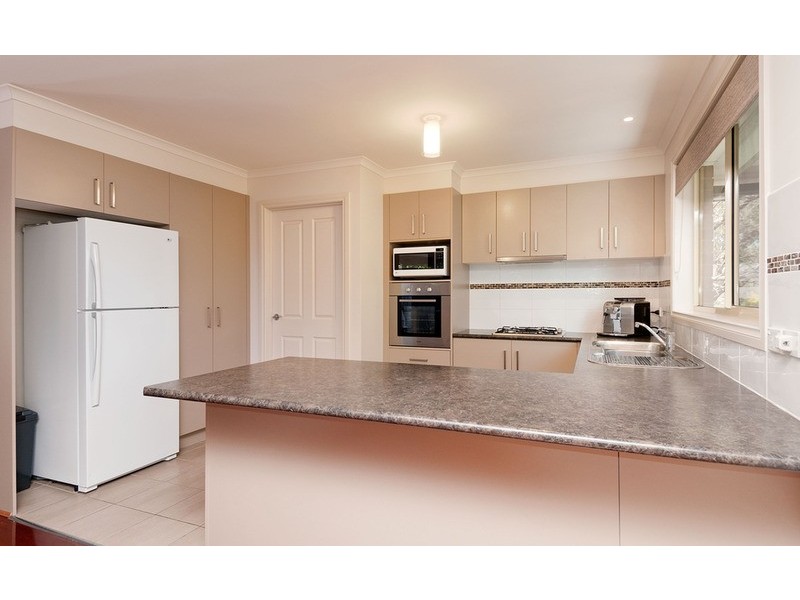 16a Greenville Street, Mooroolbark VIC 3138