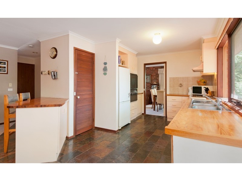 22 Highview Drive, Mooroolbark VIC 3138