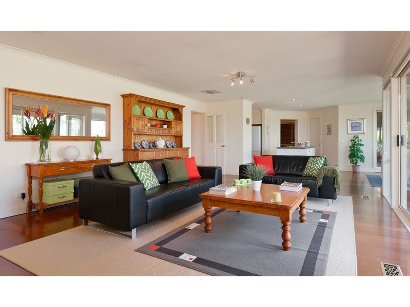 22 Yarraridge Drive, Chirnside Park VIC 3116